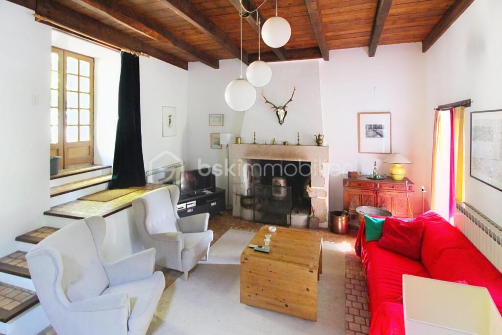 Enorme propriété dans la nature proche des Cévennes – 8 pièces – 5 chambres – 165 m²