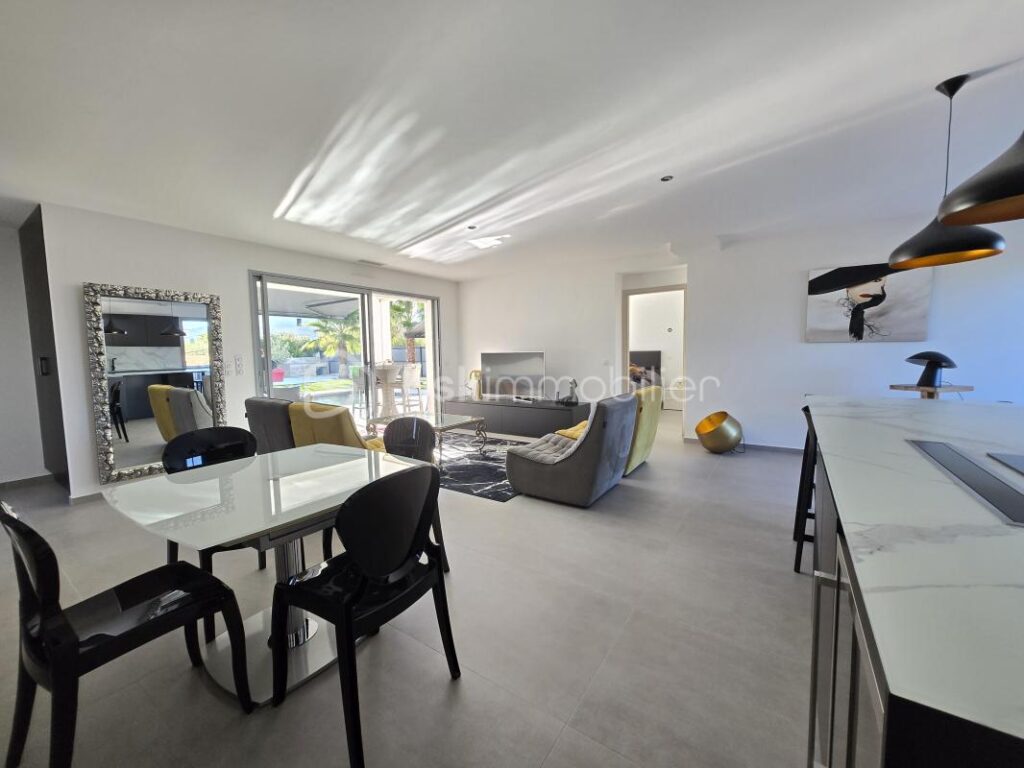 Villa neuve 5 pièces, grand standing, résidentiel, piscine – 5 pièces – 4 chambres – 131 m²