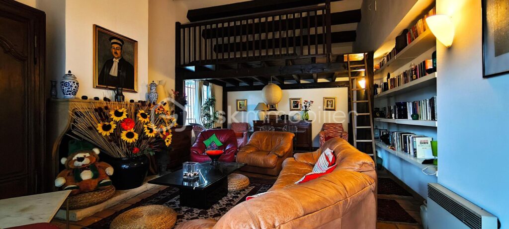 Magnifique maison sur une grande parcelle avec une dépendance et un garage , au bord de la plage de l’étang de Berre , sur Saint-Chamas – 4 pièces – 3 chambres – 127 m²