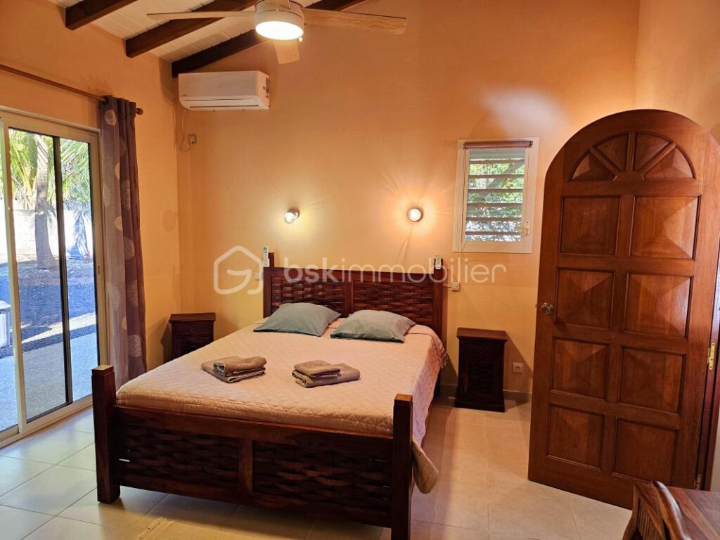 MAISON ET BUNGALOW T2 PROCHE MER – 6 pièces – 4 chambres – 189 m²