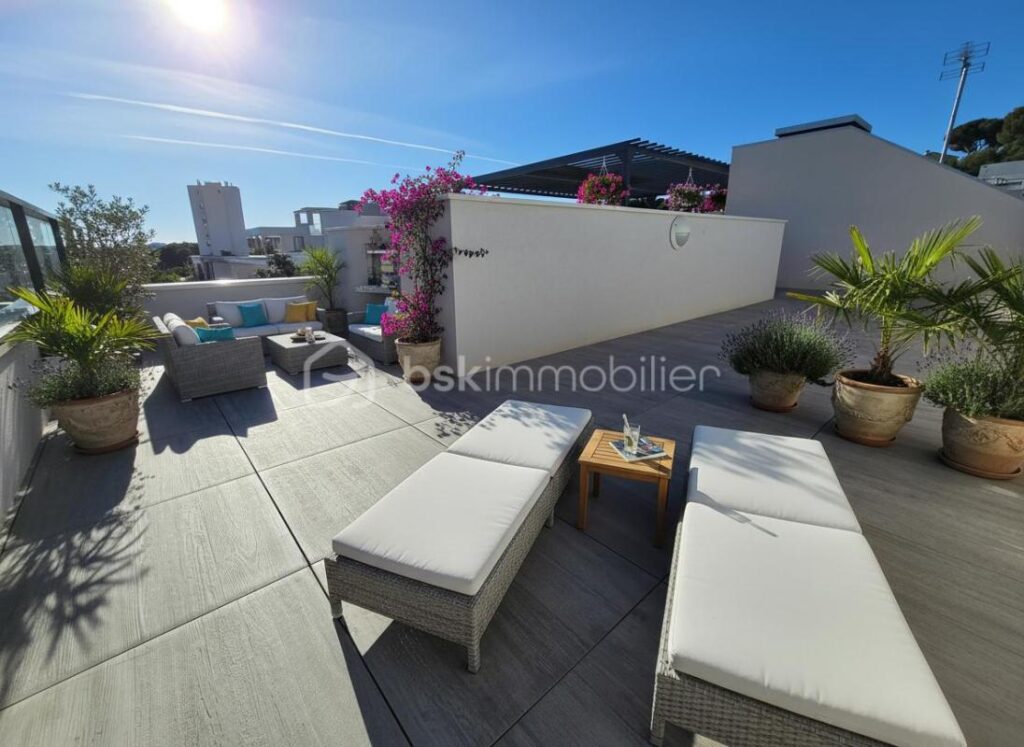 Vivez l’exception au cœur de Carry-le-Rouet : un appartement de standing avec solarium et aperçu mer, dans une résidence récente et intimiste – 2 pièces – 1 chambre – 41 m²