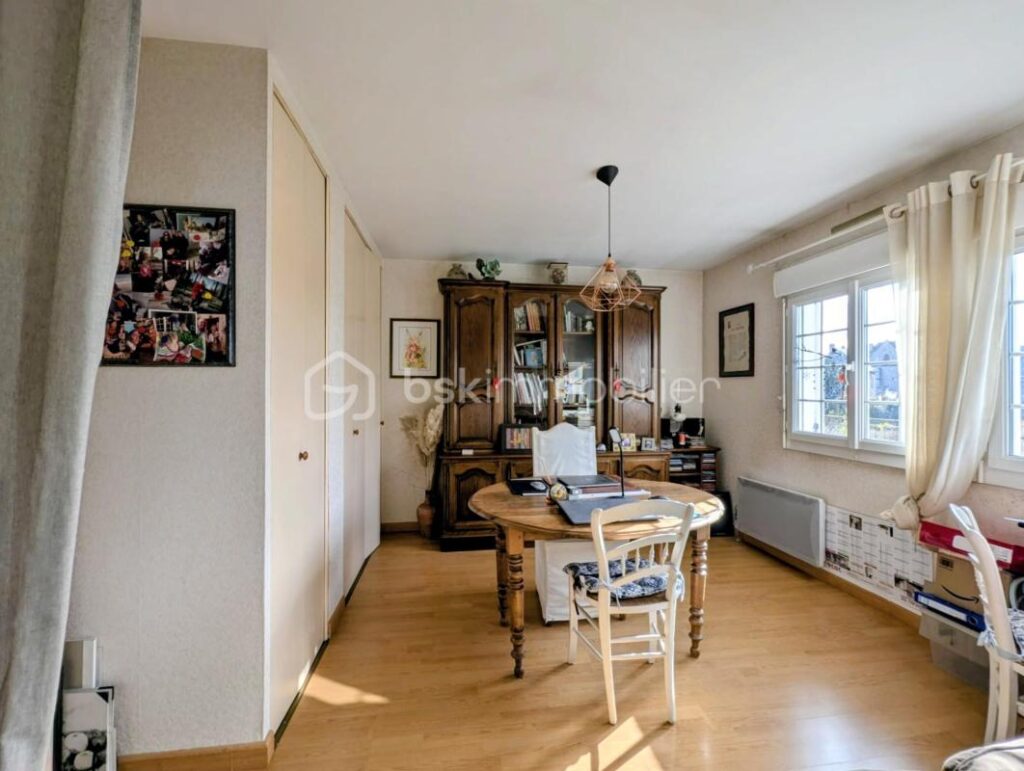 🏡 Soissons – Maison lumineuse 100 m² – 3 chambres (posssibilité d’une 4e) – Jardin – 164 990 € – 5 pièces – 3 chambres – 100 m²