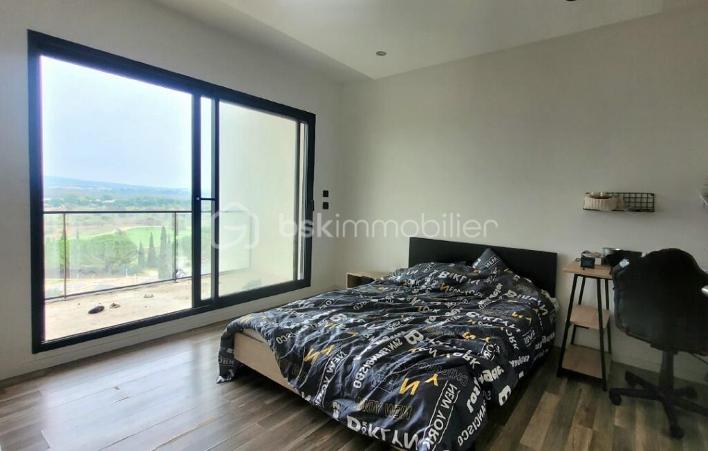 Splendide villa avec une vue imprenable – 10 pièces – 7 chambres – 310 m²