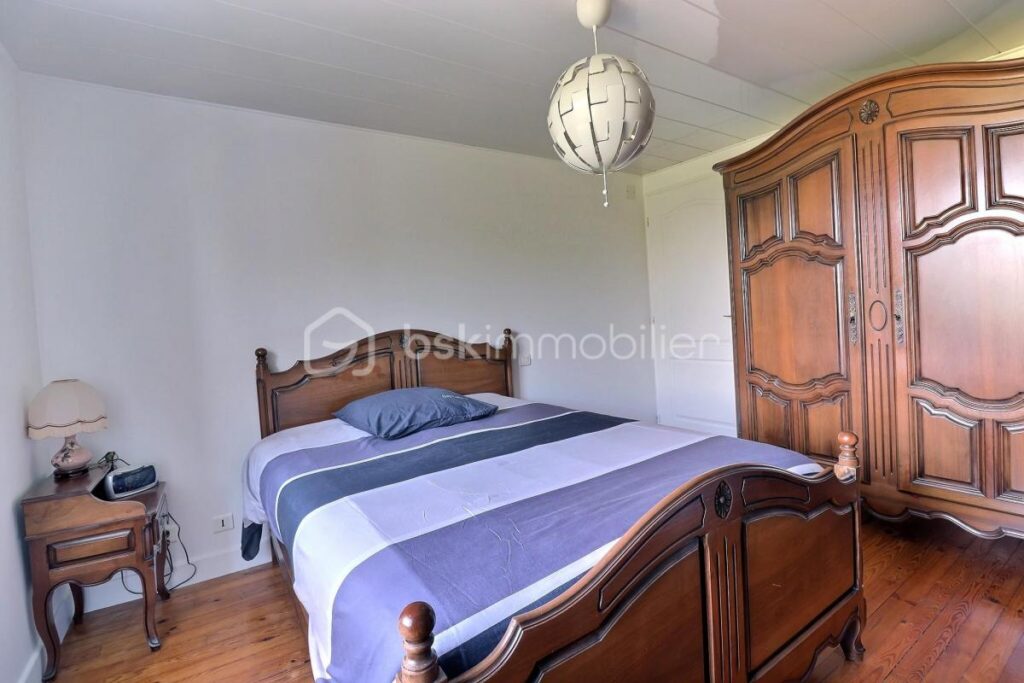 Maison 154m² 63300 Thiers – 5 pièces – 4 chambres – 154 m²