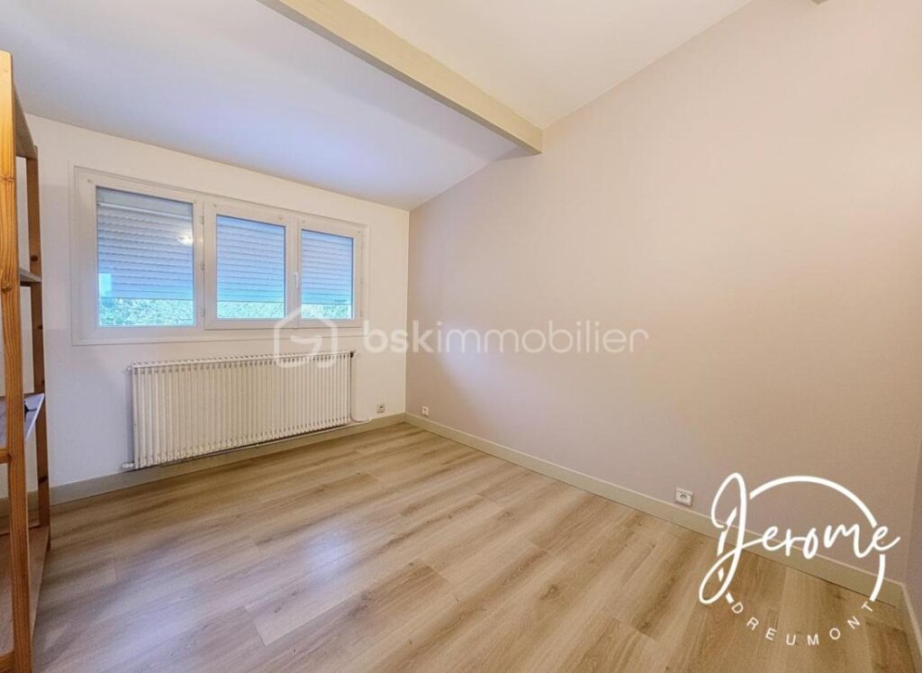 Maison familiale rénovée 7 P/ 148 m² / Montgeron secteur résidentiel – 7 pièces – 4 chambres – 148 m²