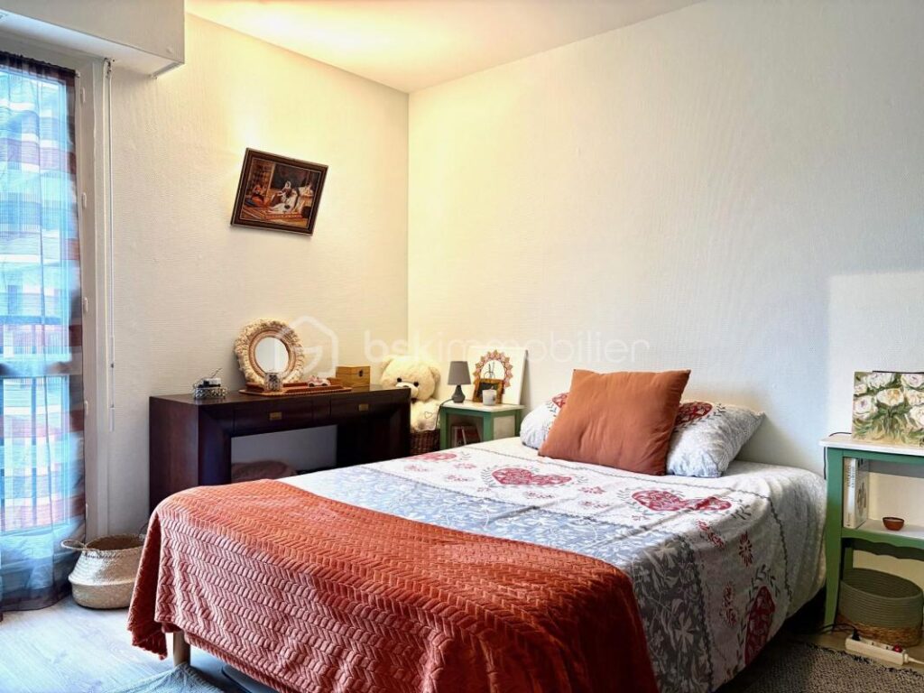 Résidence LES CHAMPS LASNIERS beau F5 avec cave et 2 places de parking privé en sous sol – 5 pièces – 3 chambres – 96 m²