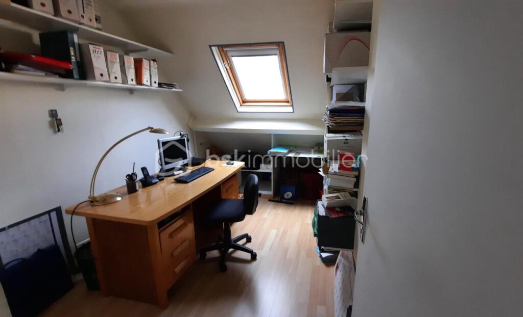 Pavillon, quartier résidentiel – 9 pièces – 5 chambres – 169 m²