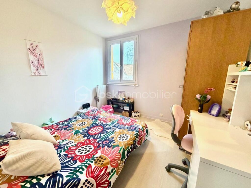 Appartement F4 résidence Bellevue avec une place de parking privée et une cave – 4 pièces – 3 chambres – 74 m²