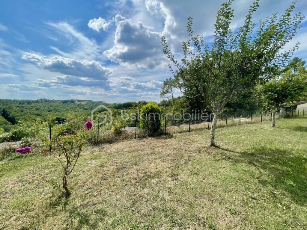 Plain-pied avec vue dégagée – À 6 minutes de Sarlat-la-Canéda – 5 pièces – 3 chambres – 122 m²