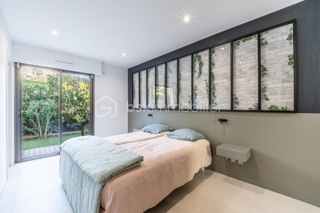 Magnifique T4 type Villa sur le toit / Vue mer / Terrasse + solarium 150 m² – 4 pièces – 3 chambres – 143 m²