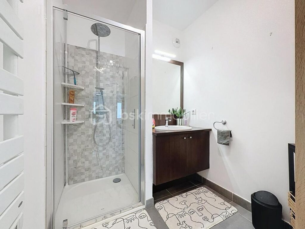 APPARTEMENT 3 PIÈCES 62m2 AVEC TERRASSE ET PARKING – 3 pièces – 2 chambres – 62 m²