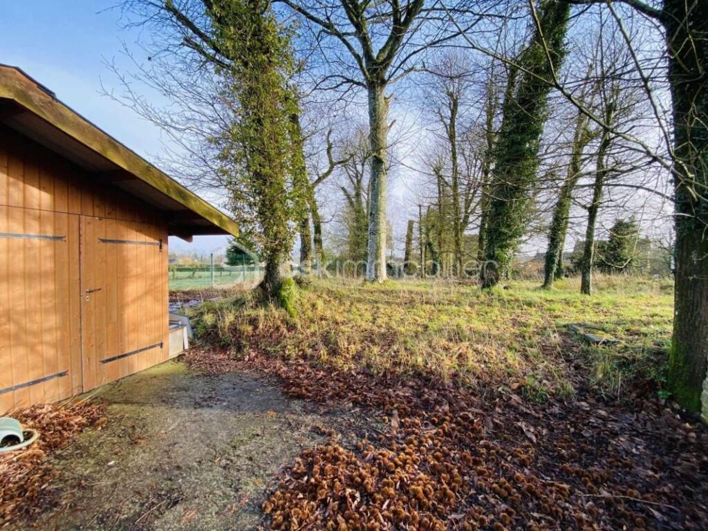 NOUVEAU : Maison en Pierre 167 M² Habitable ( Centre Bourg GUILLIERS) – 10 pièces – 4 chambres – 1638 m²