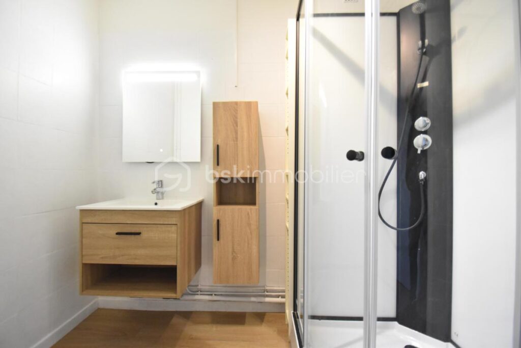 Appartement lumineux 1er étage au calme et sans vis à vis – 3 pièces – 2 chambres – 55 m²