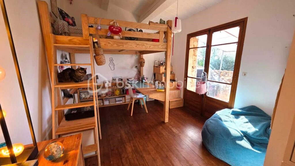 A Draguignan (Var) – Propriété d’exception en pierre – Panorama unique sur Draguignan et le massif des Maures – 180 M² – GARAGE – CARE PORT – CAVE – PISCINE – 6 pièces – 4 chambres – 180 m²