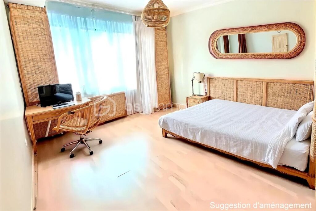 SECTEUR TOP MAISON SEMI INDIVIDUELLE LUMINEUSE, EN RETRAIT DE RUE – BEAU JARDIN GRAND GARAGE DEPENDANCES – 4 pièces – 3 chambres – 107 m²