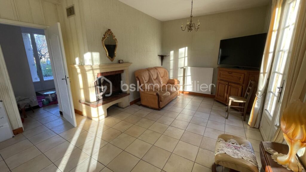 Superbe maison en pierre en position dominante avec vue – 6 pièces – 4 chambres – 120 m²