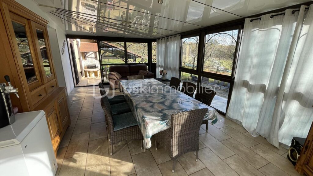 Propriété sans voisin proche, au calme absolu – 6 pièces – 4 chambres – 151 m²