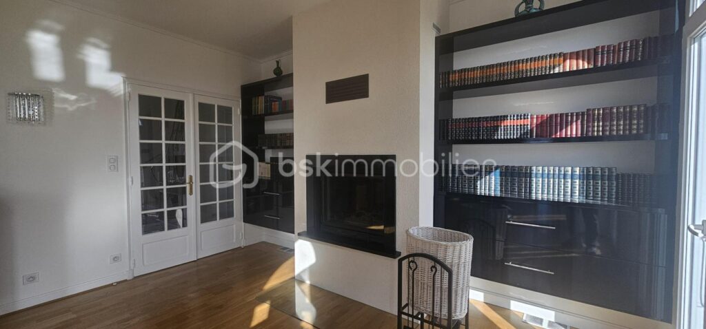 VILLA PRESTIGE 205 m2 VICHY : 3 SUITES PARENTALES, 3 SE, 4WC – DPE C – 7 pièces – 4 chambres – 205 m²