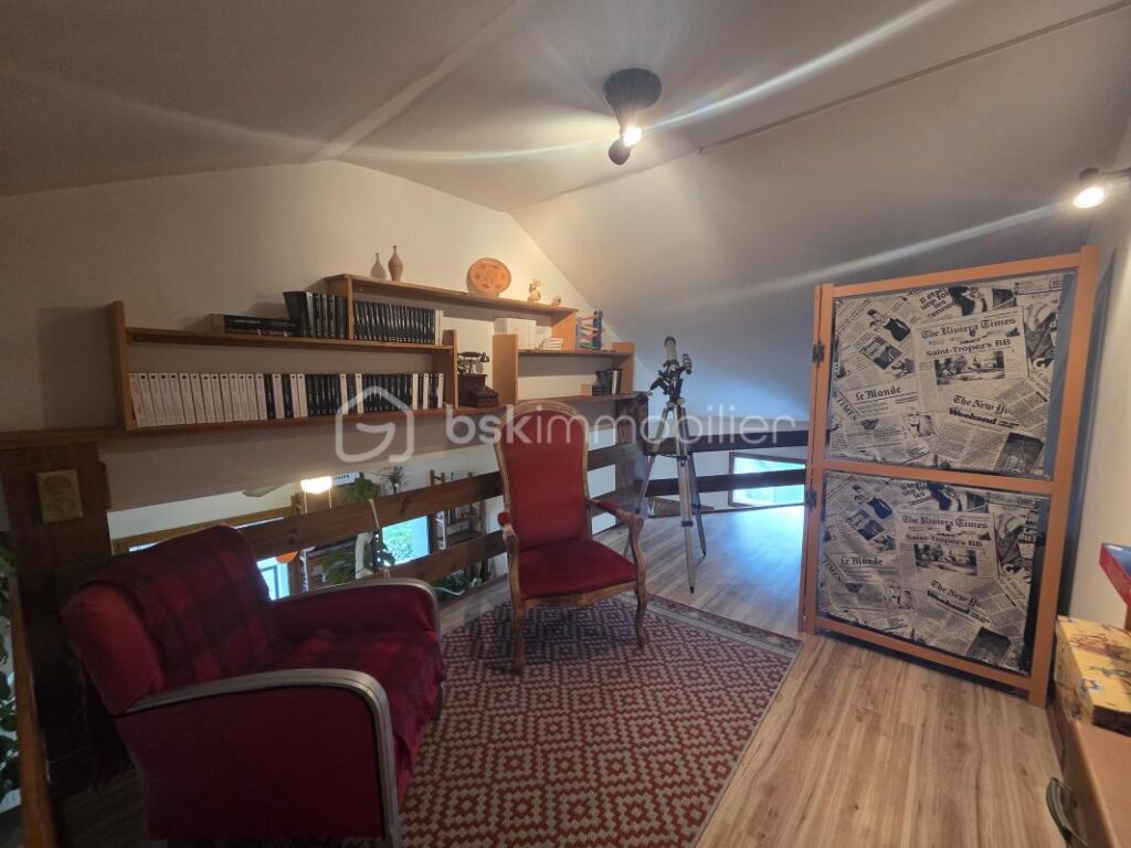 Ferme de 142m2 a saint etienne le molard – 4 pièces – 3 chambres – 142 m²