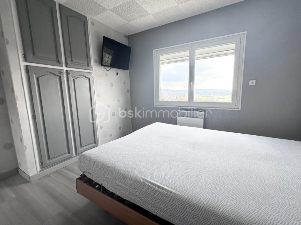 Maison mitoyenne d’un côté – 5 pièces – 2 chambres – 86 m²