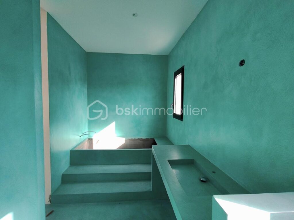 Villa Neuve de 200m² avec piscine – Saint-Paul – 5 pièces – 2 chambres – 200 m²