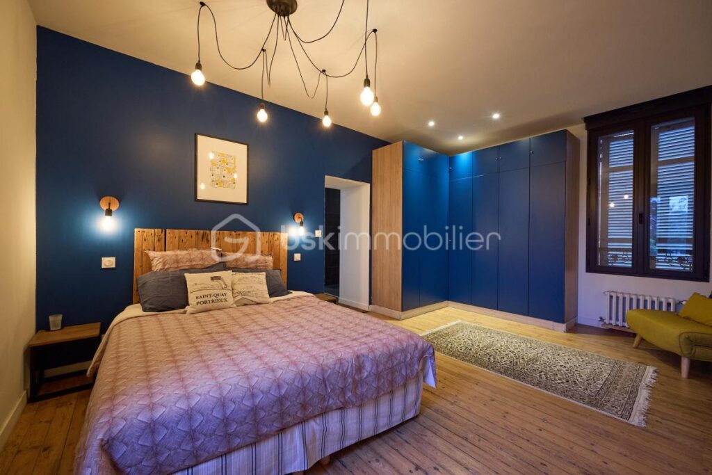 Demeure de caractère en plein cœur de ville et à deux pas des plages – 8 pièces – 6 chambres – 259 m²