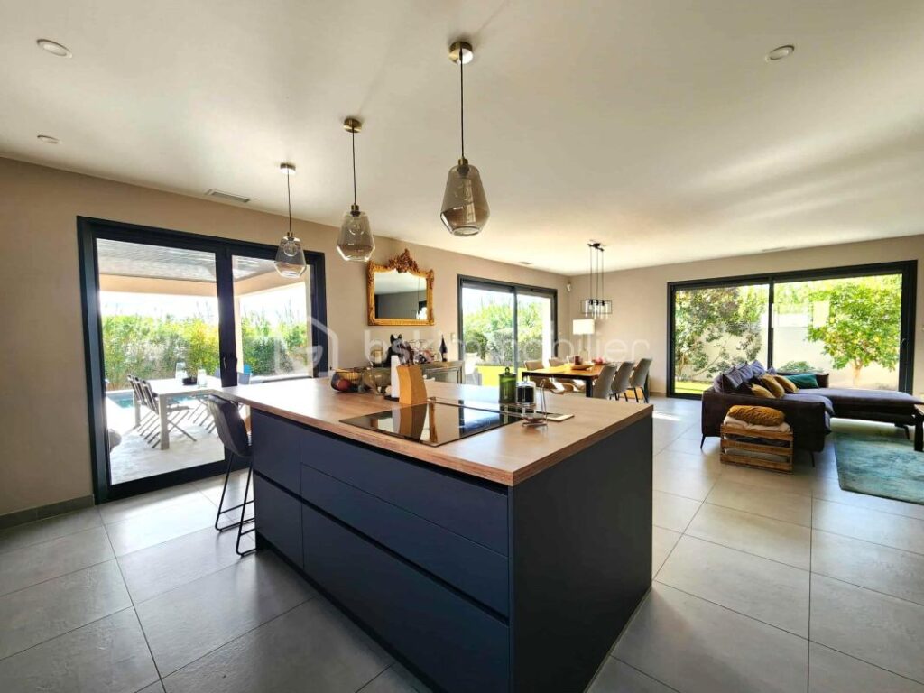 Superbe villa de plain-pied à trois kilomètres de Pézenas – 4 pièces – 3 chambres – 134 m²
