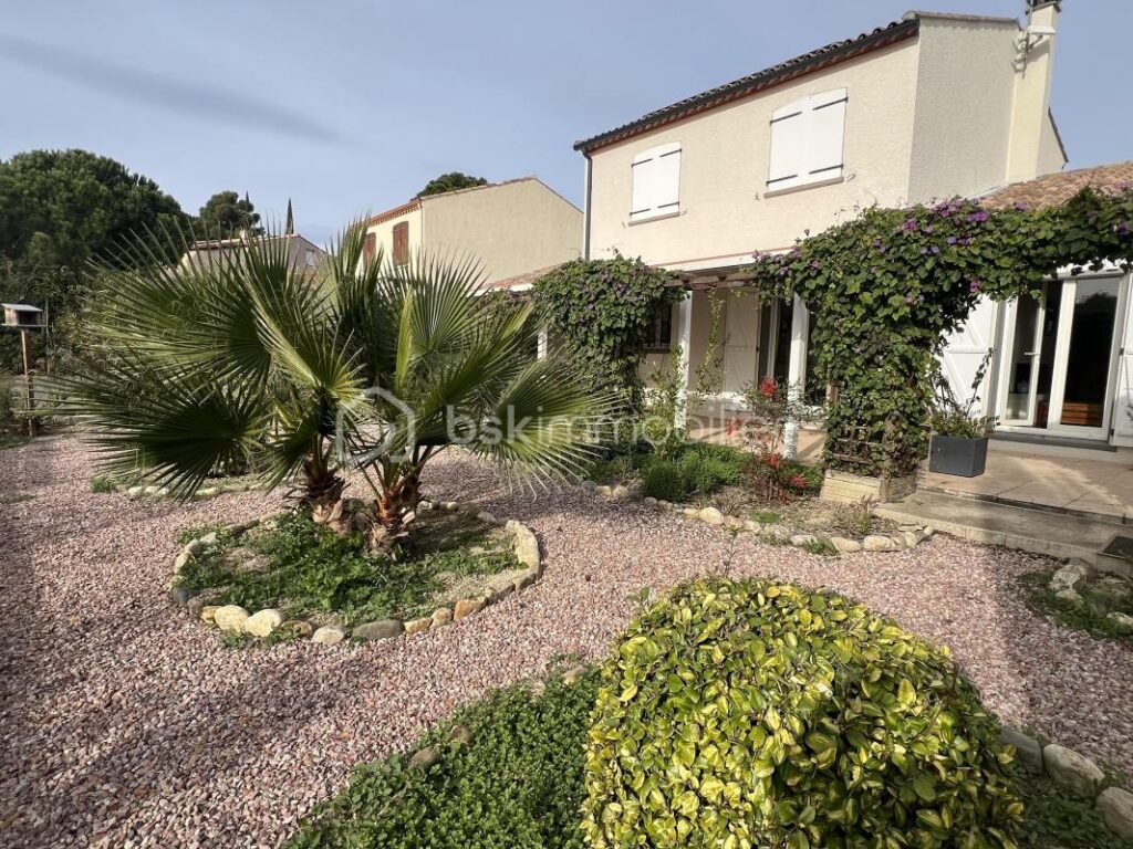 Découvrez le confort d&rsquo;une maison traditionnelle sans mitoyenneté à Thézan-lès-Béziers – 6 pièces – 5 chambres – 150 m²