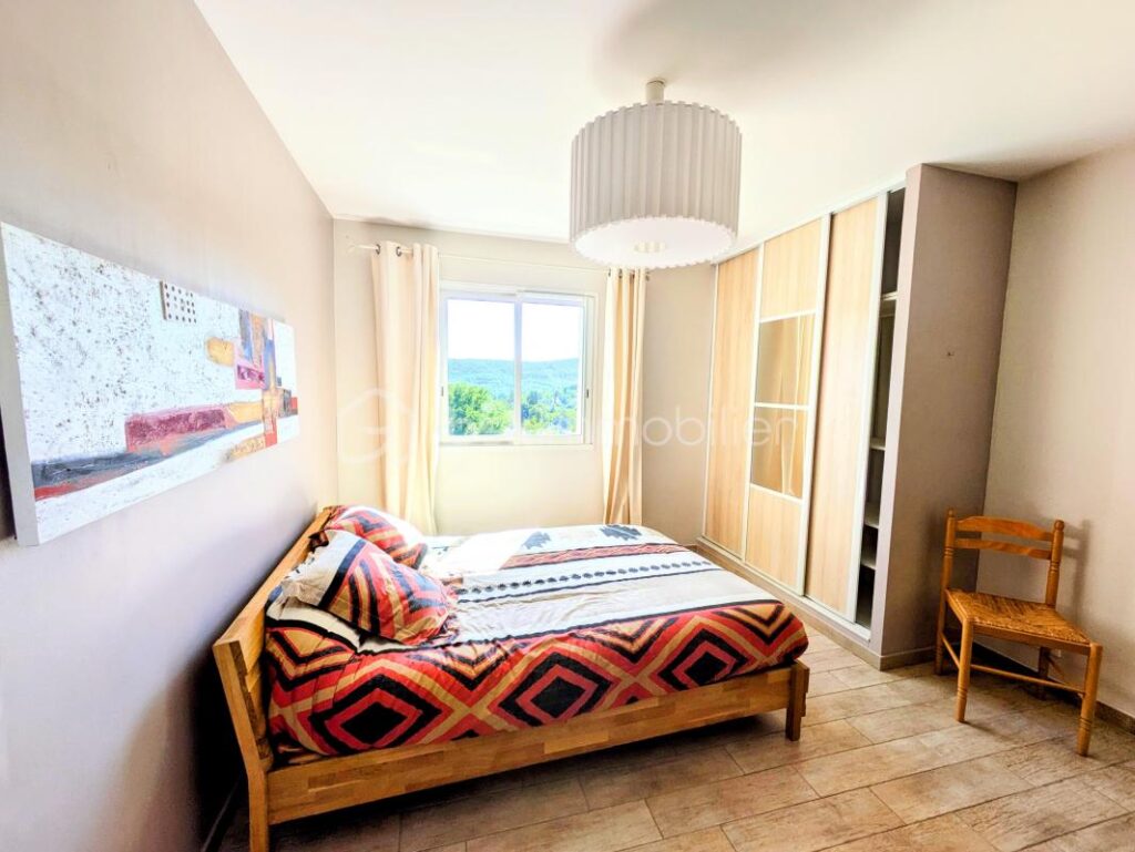 Maison contemporaine de 139m2 – 6 pièces – 4 chambres – 139 m²