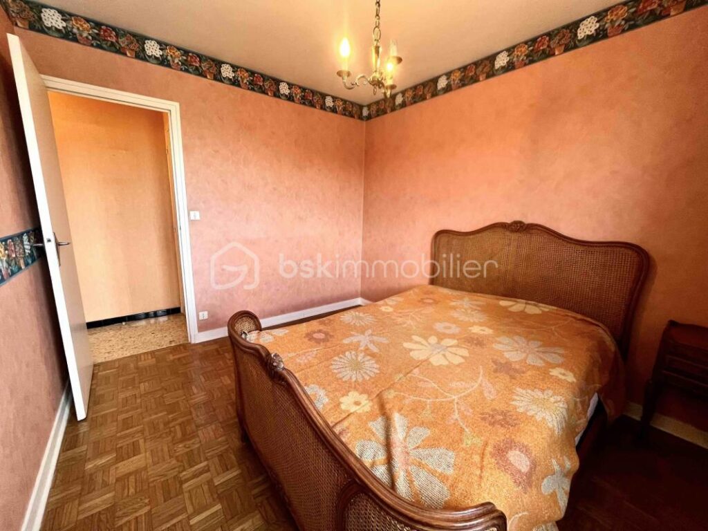 BAISSE DE PRIX ! Vivaraize/Fauriel Appartement 4 pièces de 76,92 m², balcons, grand garage et cave – 4 pièces – 2 chambres – 76 m²