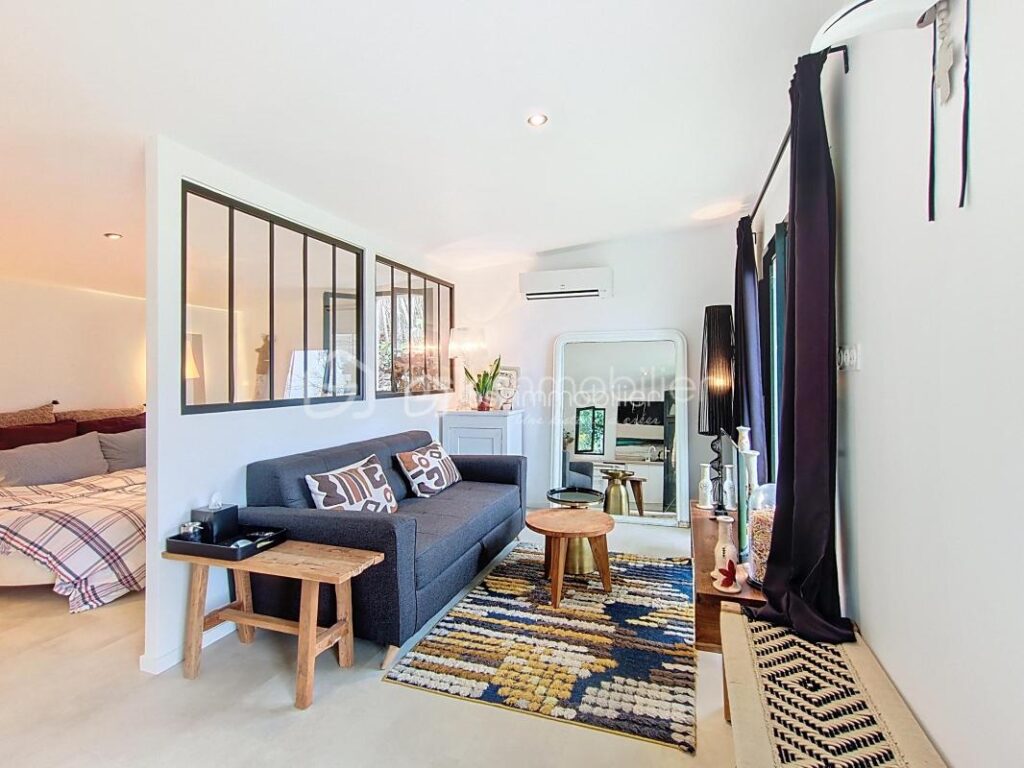 Superbe propriété rénovée – Piscine, dépendance & art de vivre en Camargue – 8 pièces – 4 chambres – 253 m²