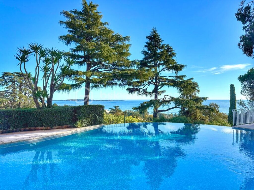 Cannes Croix-des-Gardes – Appartement 86m² – 3 pièces – Grande terrasse – vue mer – Piscine – Garage – 3 pièces – 2 chambres – 86 m²