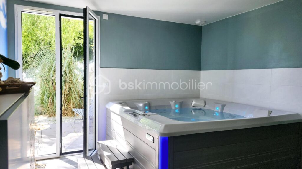 Maison moderne construite en 2020 + terrain constructible pour éventuelle extension – 7 pièces – 5 chambres – 202 m²