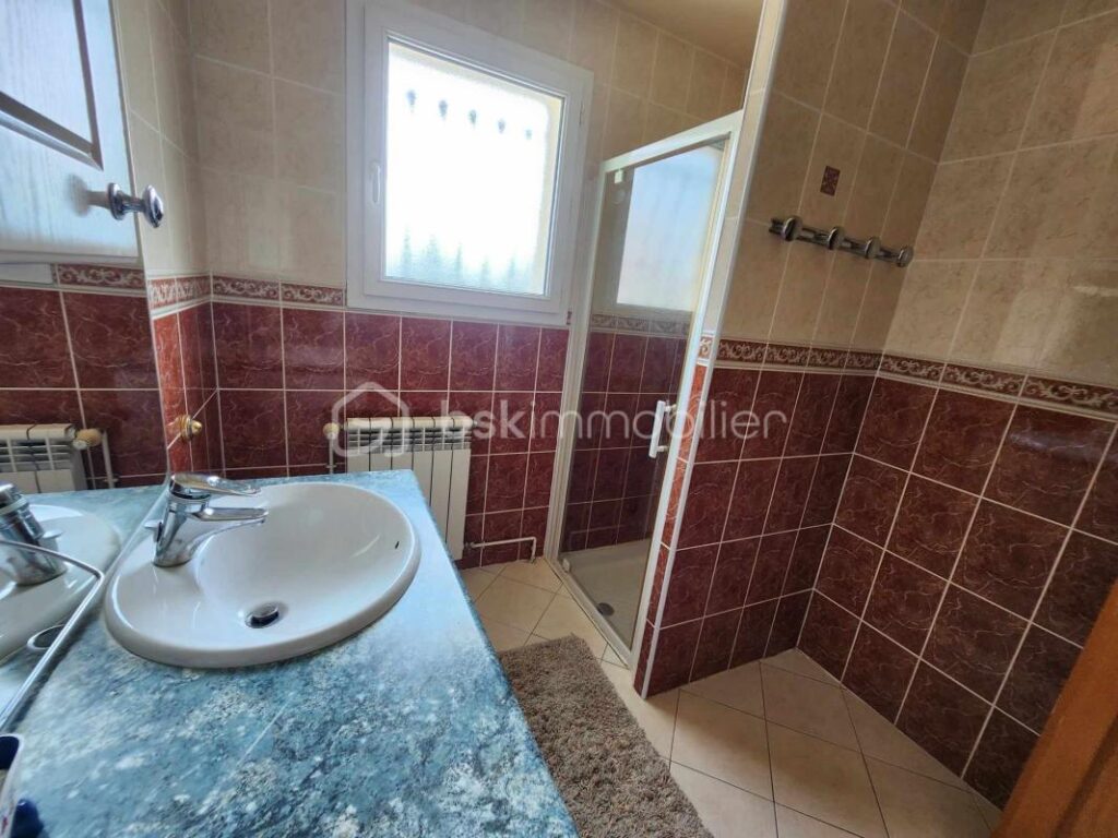 Charmante maison familiale avec sous-sol totale – 7 pièces – 5 chambres – 173 m²