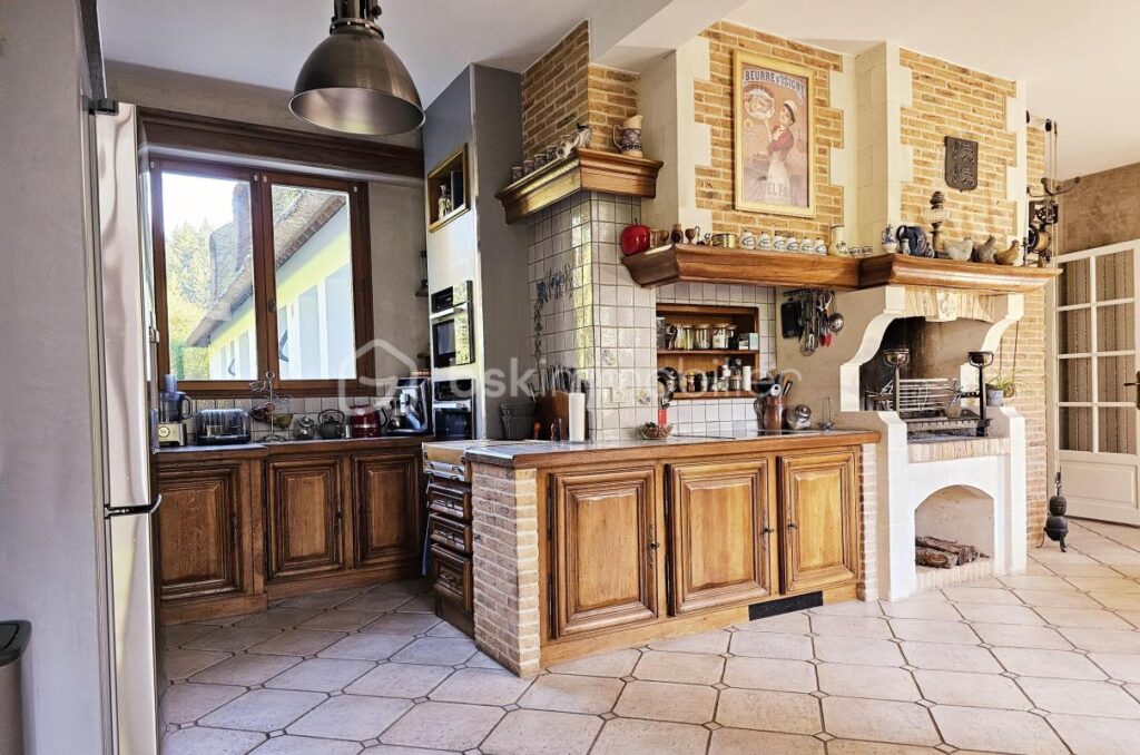 COUP DE COEUR : Magnifique chaumière, où vous admirerez le jardin depuis le SPA – 9 pièces – 5 chambres – 470 m²