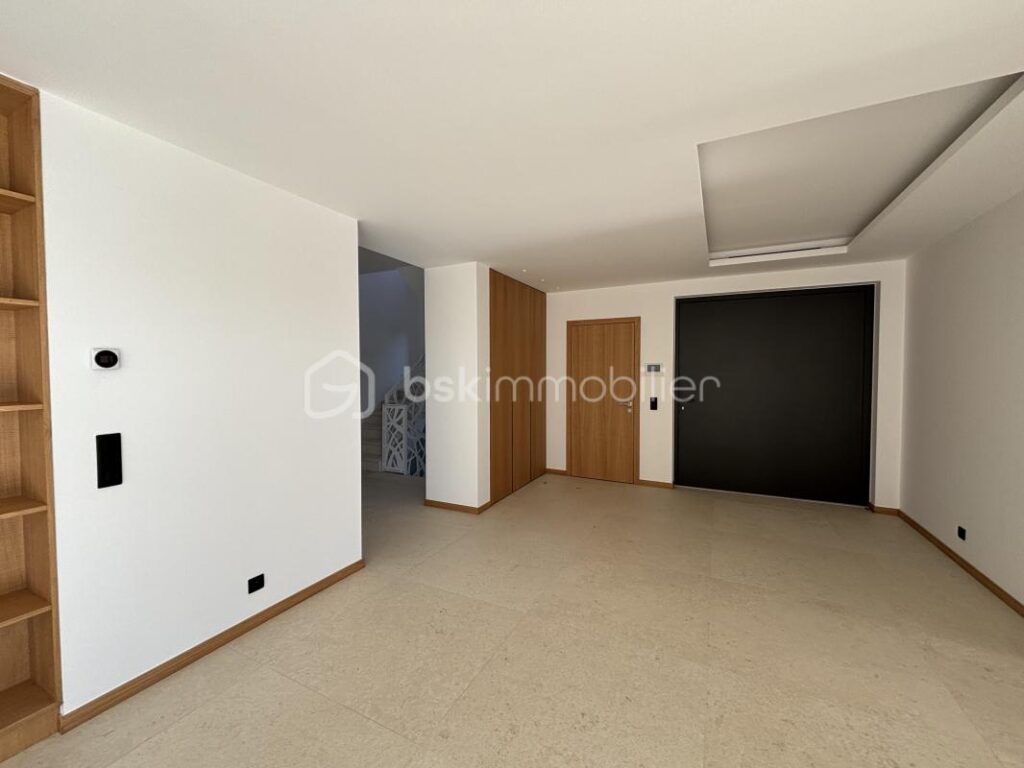 SAINTE MAXIME Villa contemporaine de prestige avec vue mer – 5 pièces – 4 chambres – 262 m²