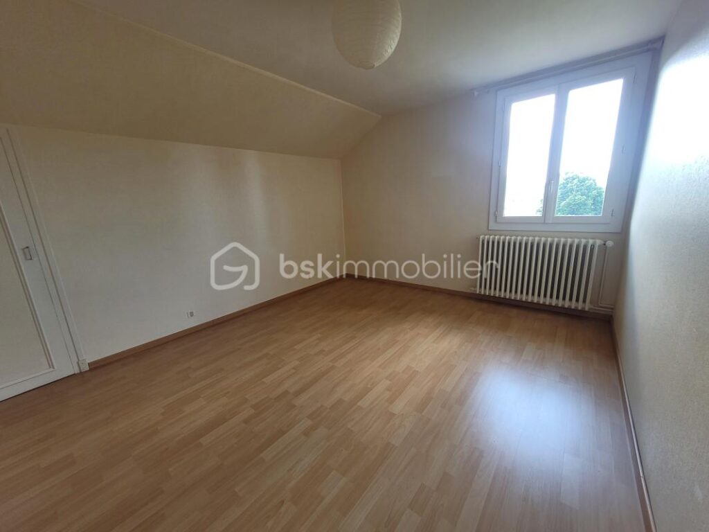 Coublevie Maison Individuelle avec 2300 m² de terrain 420 000 € – 6 pièces – 4 chambres – 230 m²