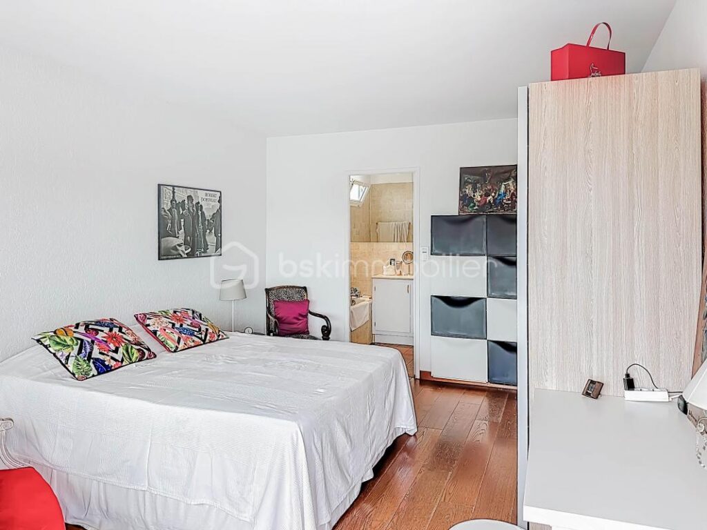 EXCLUSIVITÉ *** Magnifique Appartement T3 de standing Dernier étage Vue Mer Piscine à Port Camargue *** – 3 pièces – 2 chambres – 70 m²