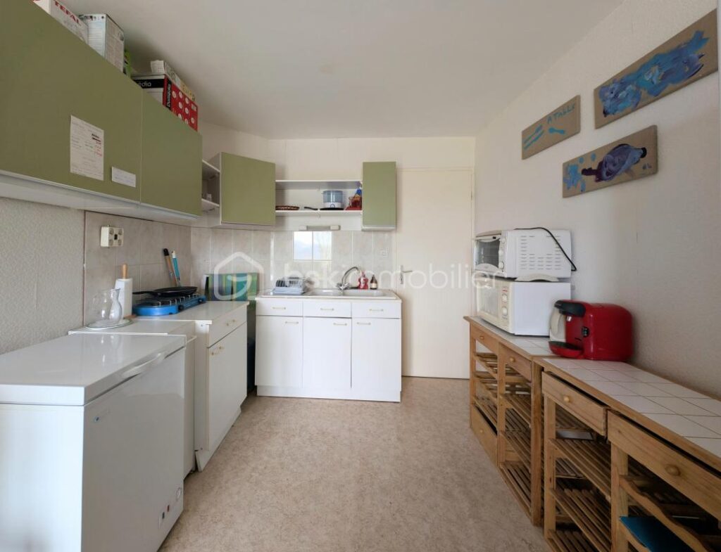 VILLA de 257 M² A LIAUSSON 34800 – 11 pièces – 8 chambres – 257 m²