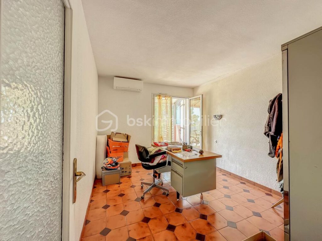 *** VILLA T6 DE 120m2 SUR TERRAIN DE 600M2 AVEC GARAGE À PALAVAS *** – 6 pièces – 5 chambres – 120 m²