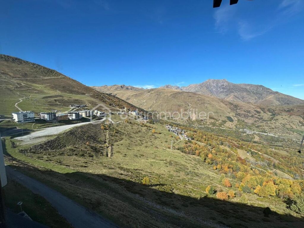 Studio 27 m² au cœur de la plus grande station des Pyrénées ! Vue imprenable sur la vallée ! – 1 pièce – NR chambres – 27 m²