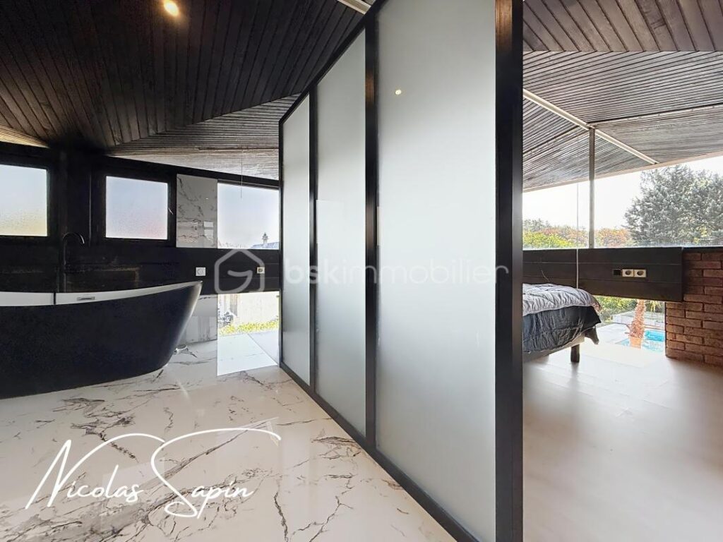 Maison d’architecte de 188m2 avec piscine – 6 pièces – 4 chambres – 188 m²