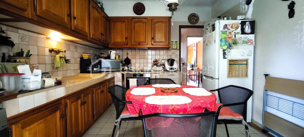 Magnifique maison avec un jardin et un grand garage sur Rognes – 3 pièces – 2 chambres – 95 m²