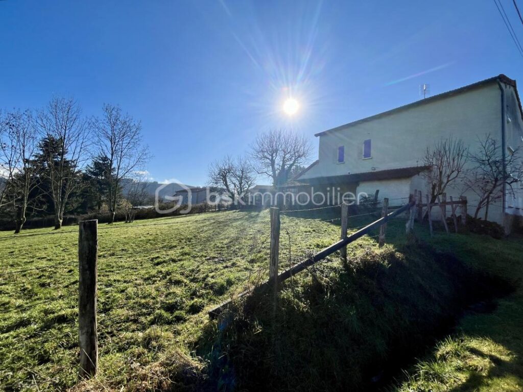 Maison ancienne de caractère – fort potentiel – vue dégagée – 5 pièces – 4 chambres – 104 m²