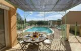 Maison de plain-pied avec piscine, jardin entièrement clôturé avec vue dégagée sur les monts du Luberon – 7 pièces – 4 chambres – 150 m²