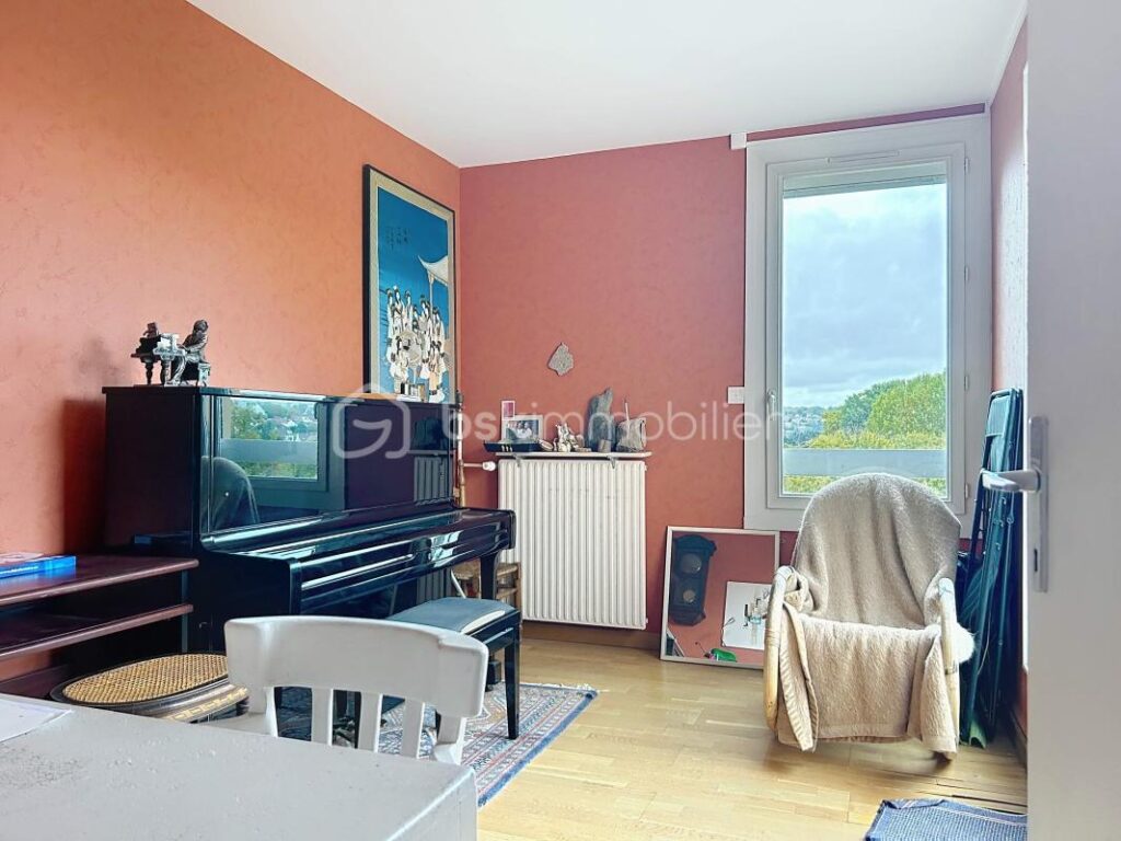 ***DUPLEX AVEC TERRASSE ET BALCONS*** – 5 pièces – 3 chambres – 108 m²