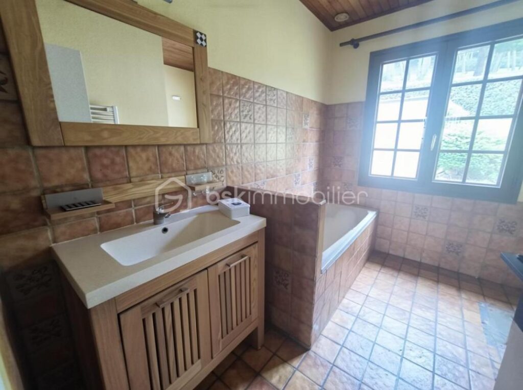 Claire ROSSIGNOL by BSK IMMOBILIER propose à Mazangé – 4 pièces – 3 chambres – 115 m²