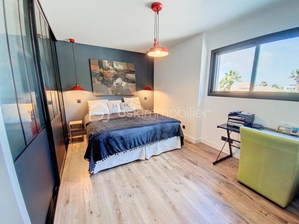 PERLE RARE AU MONT SAINT-LOUP – 5 pièces – 3 chambres – 190 m²