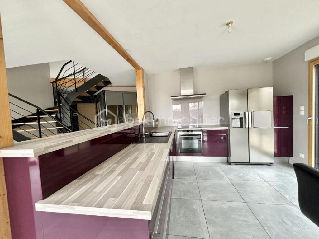 Maison d’architecte de 173m2 avec terrain de 993m2 – 6 pièces – 5 chambres – 173 m²