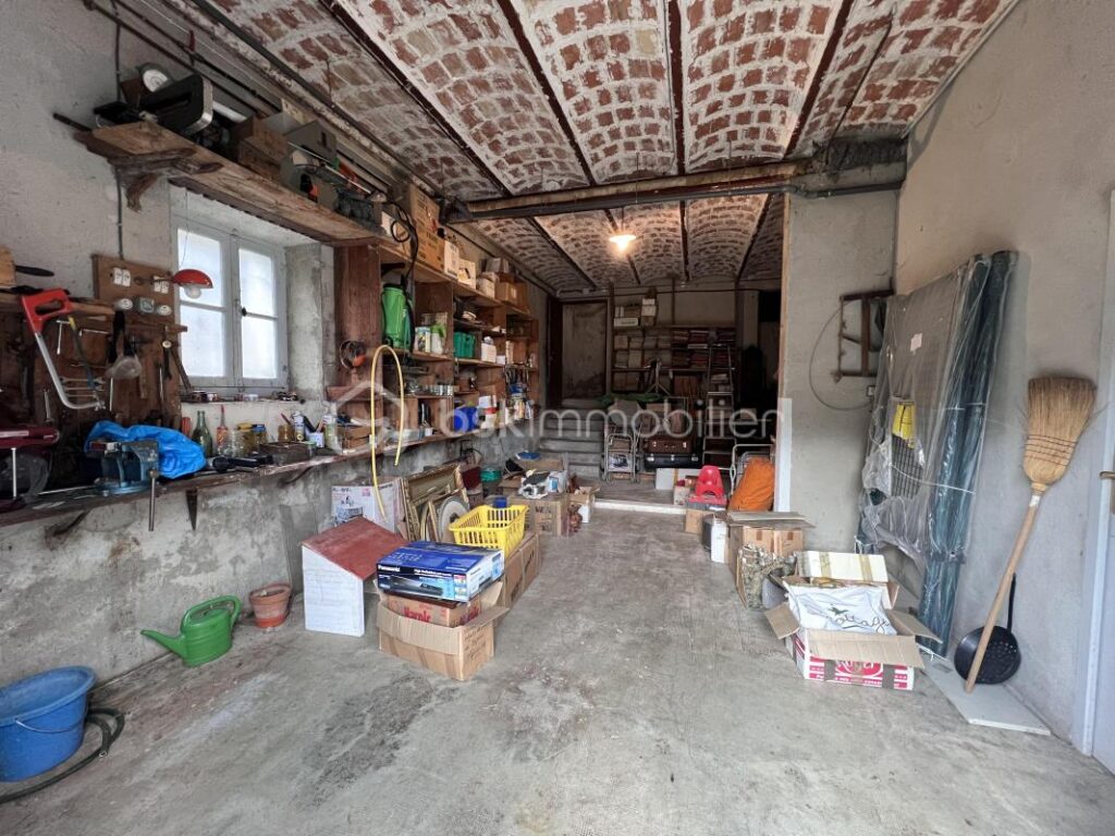 Maison de caractère avec annexe sur les hauteurs – 7 pièces – 5 chambres – 136 m²